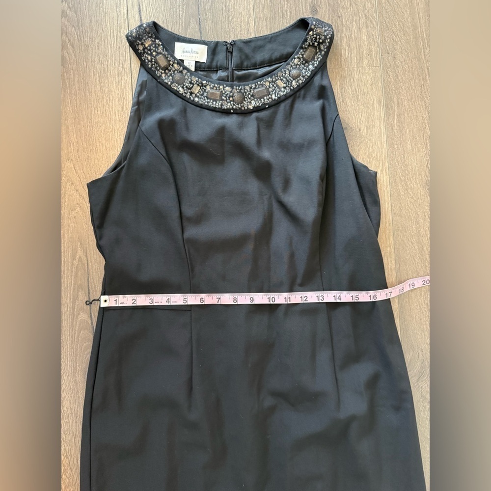 Neiman Marcus Black Sleeveless Wool Blend Dress with Beaded detail Size 12 - Picture 7 of 9